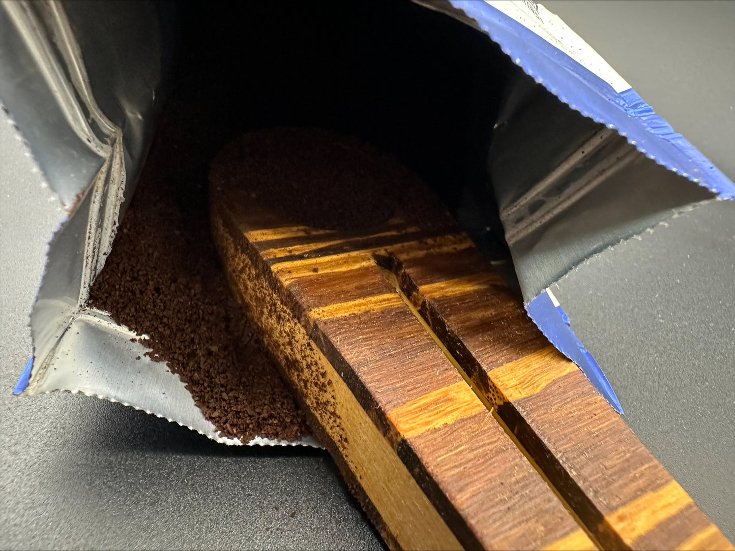 coffee scoop and clip in one