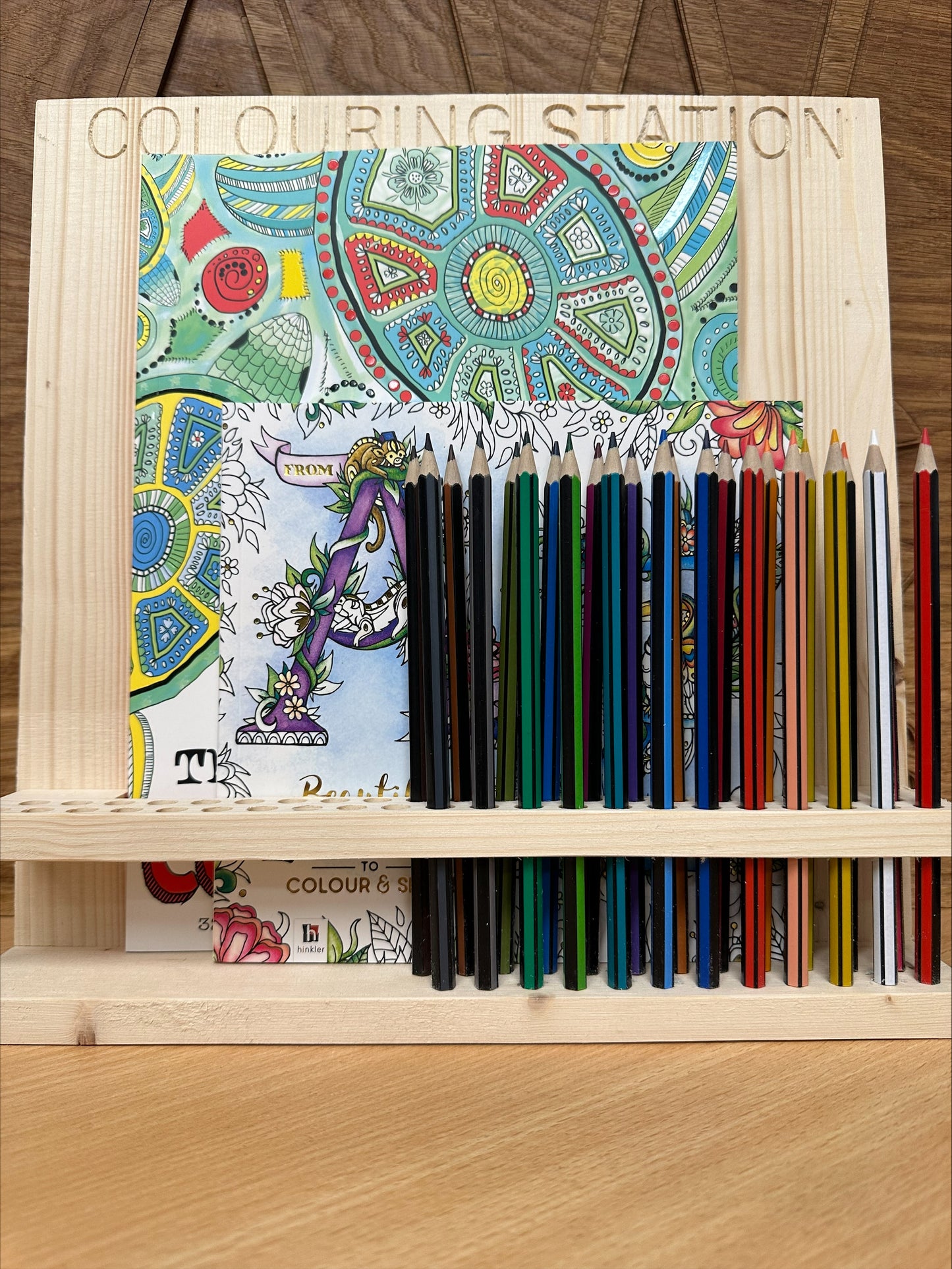 Colouring station