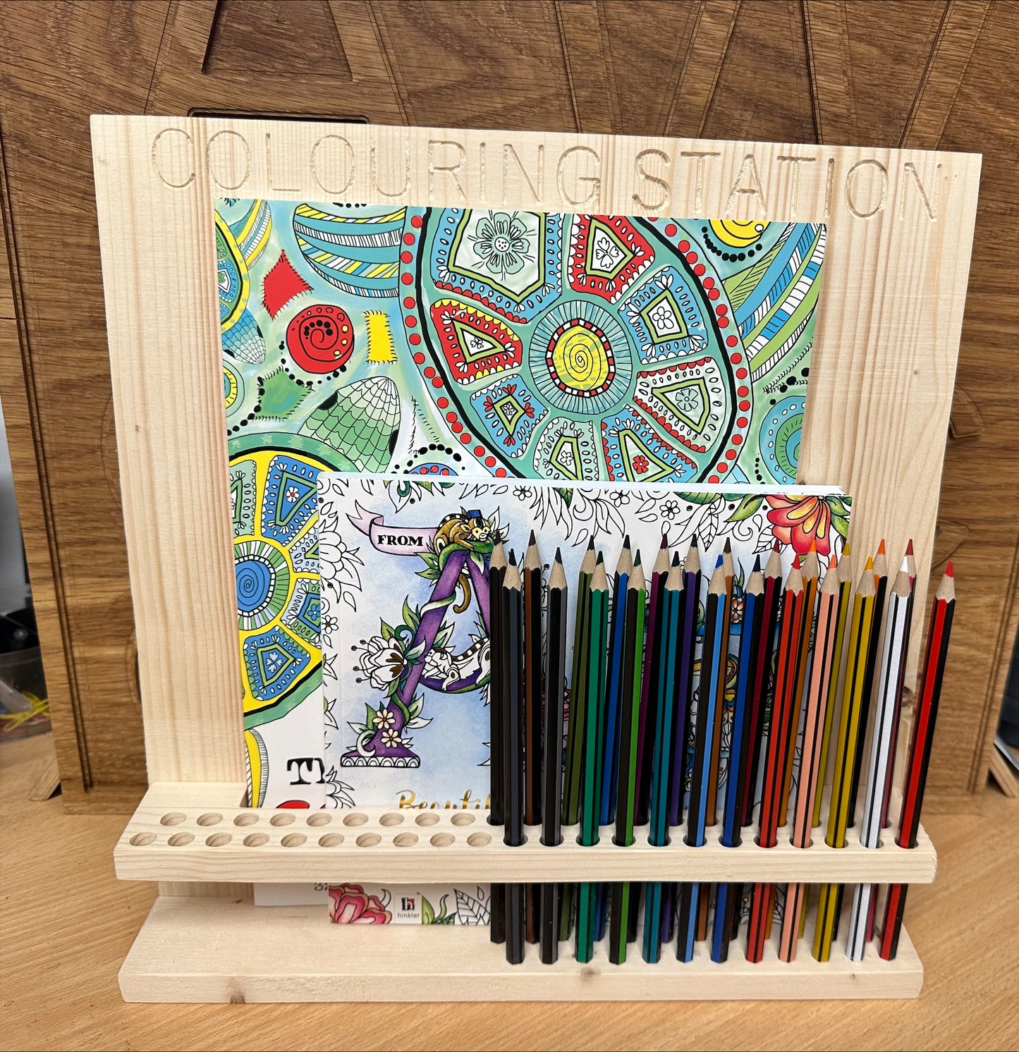 Colouring station